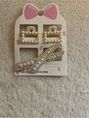 Pearl & Rhinestone Bow Hair Clip Set - White
